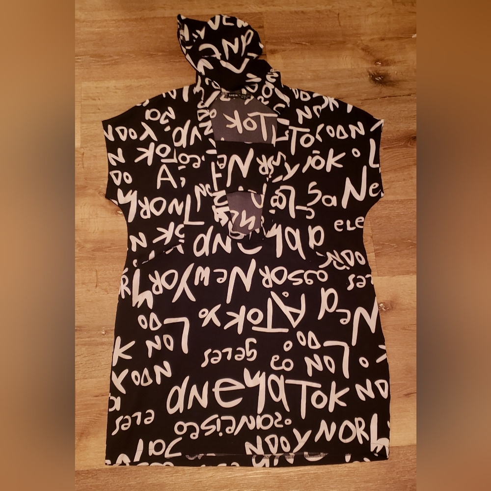SHEIN Graffitti hooded dress with pockets SZ Medium